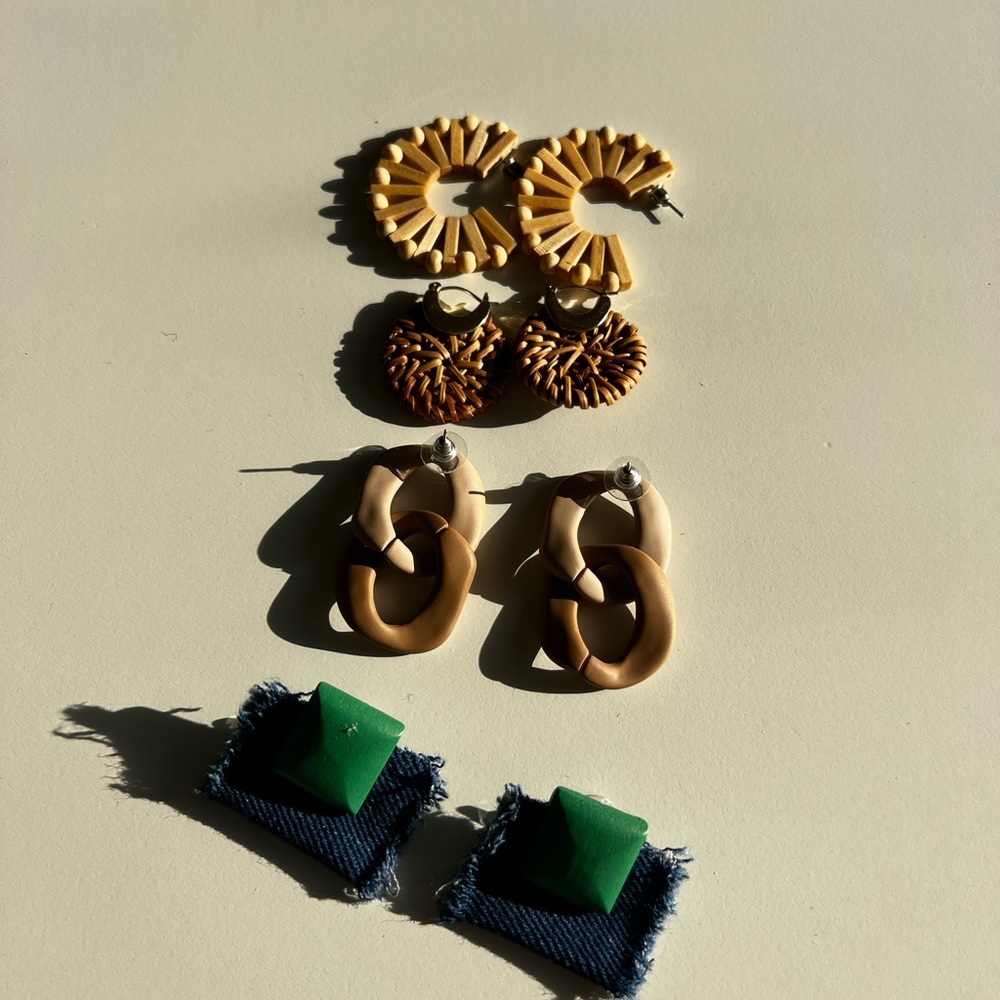 Set of Stylish Earrings in Earth Tones